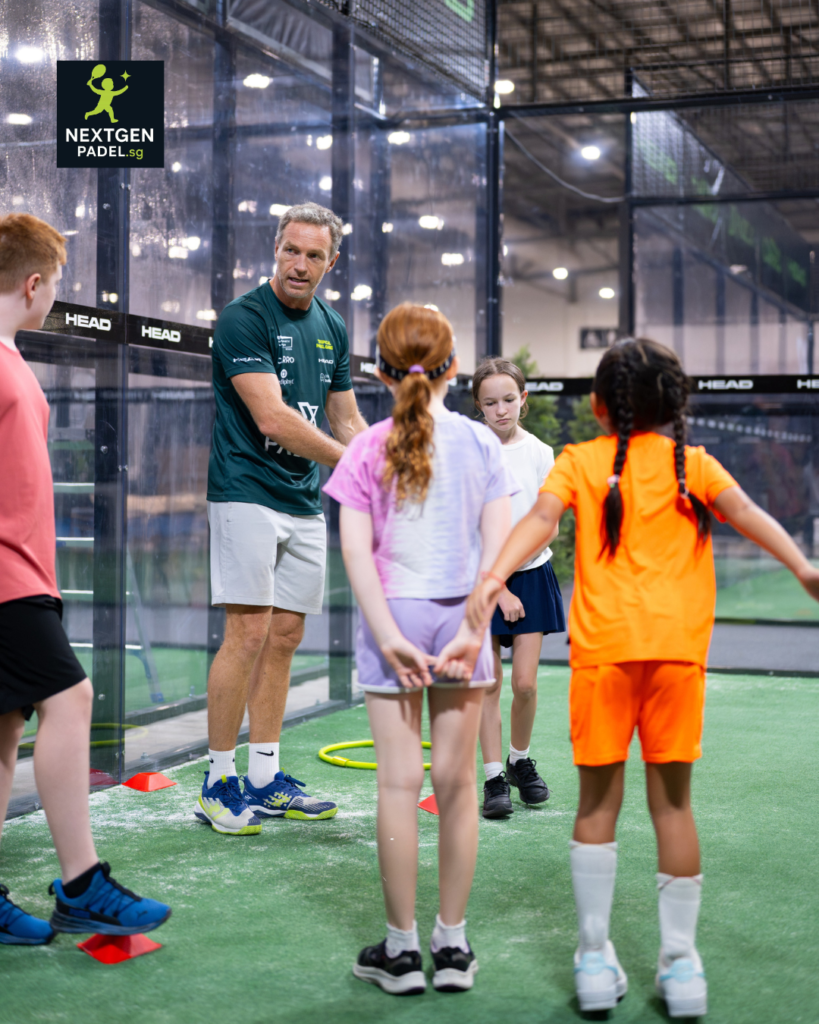 Program NextGen Padel Coach with Students